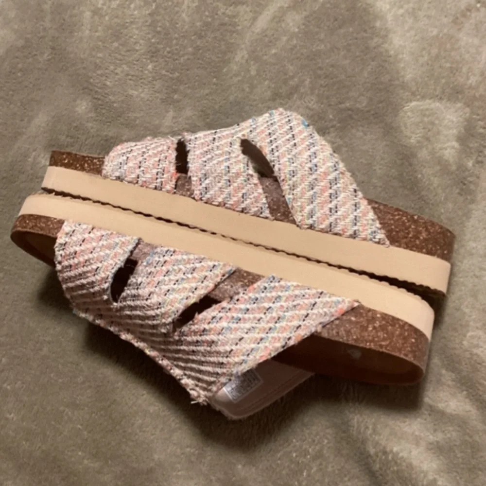 Rocket Dog Brown Sandals • NWOT or Box